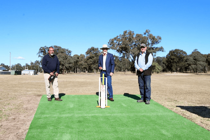 Image: L-R Tingha Cricket Association president Greg Livermore, Inverell Shire Council mayor Paul Harmon and Tingha Recreation Reserve Land Manager Committee’s Ivan Coleman.